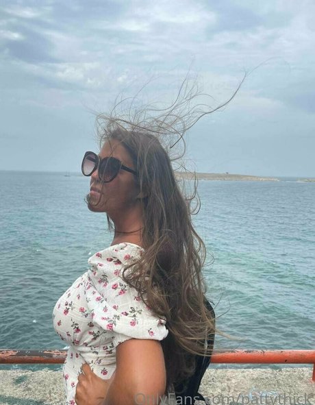 Foto desnuda filtrada de OnlyFans de Puffmommyxxx