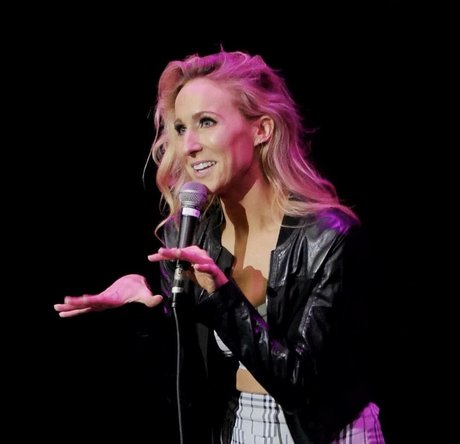 Foto desnuda filtrada de OnlyFans de Nikki Glaser