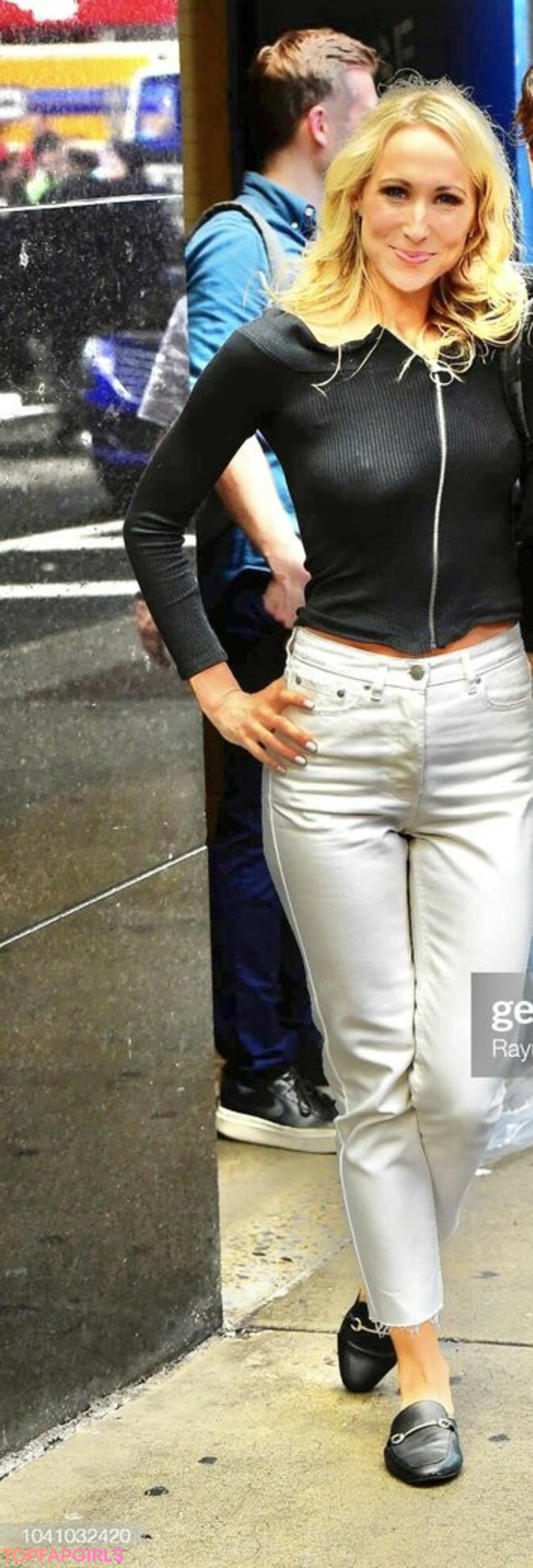 Foto desnuda filtrada de OnlyFans de Nikki Glaser #217 Foto desnuda filtrada de OnlyFans de Nikki Glaser #217