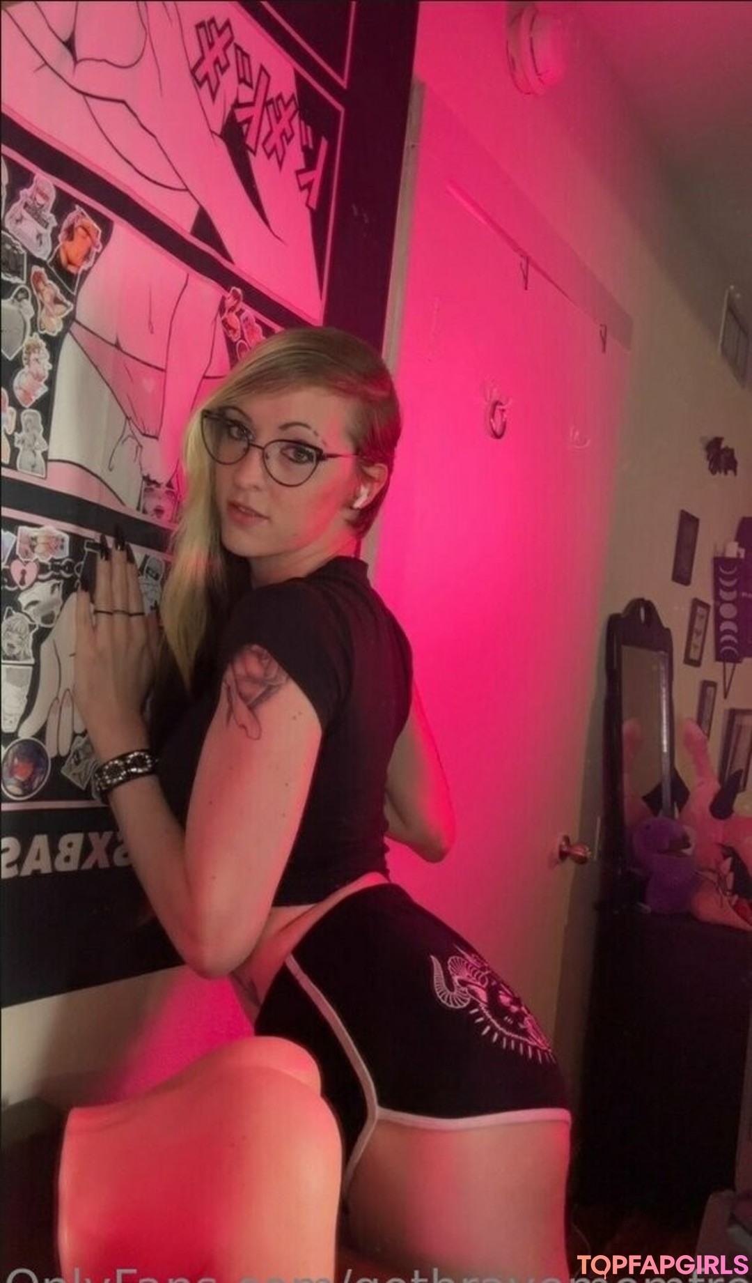 Foto desnuda filtrada de OnlyFans de Gothravemomfree #33 Foto desnuda filtrada de OnlyFans de Gothravemomfree #33