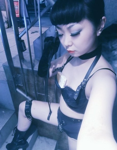 Foto desnuda filtrada de OnlyFans de Mistress Orchid
