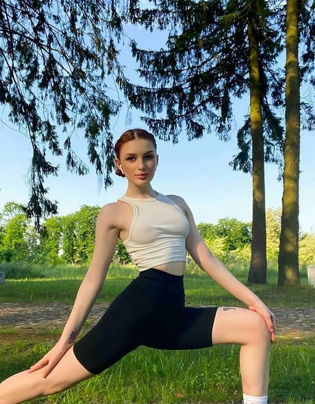 Maddy_moore