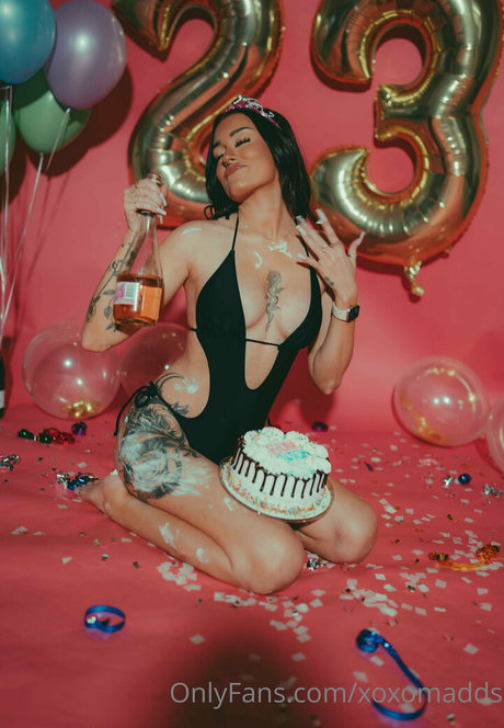 Foto desnuda filtrada de OnlyFans de Xoxomadds