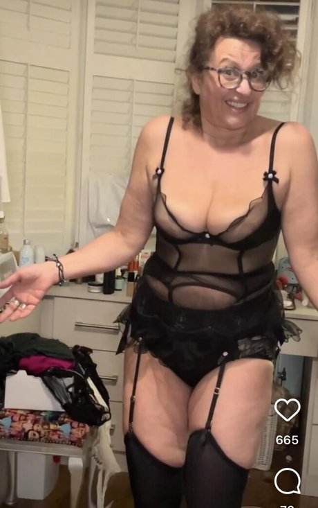 Nadia Sawalha