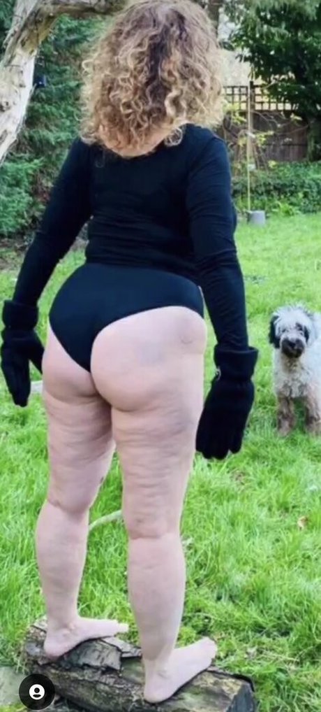 Foto desnuda filtrada de OnlyFans de Nadia Sawalha