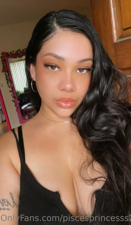 Foto desnuda filtrada de OnlyFans de Piscesprincesss22