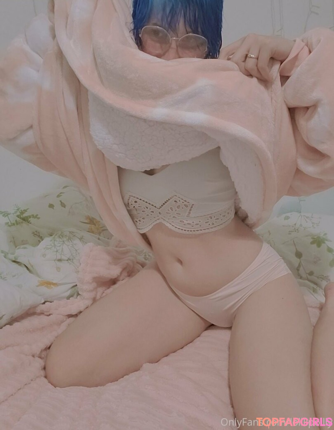 Foto desnuda filtrada de OnlyFans de Lolllipollly #12 Foto desnuda filtrada de OnlyFans de Lolllipollly #12