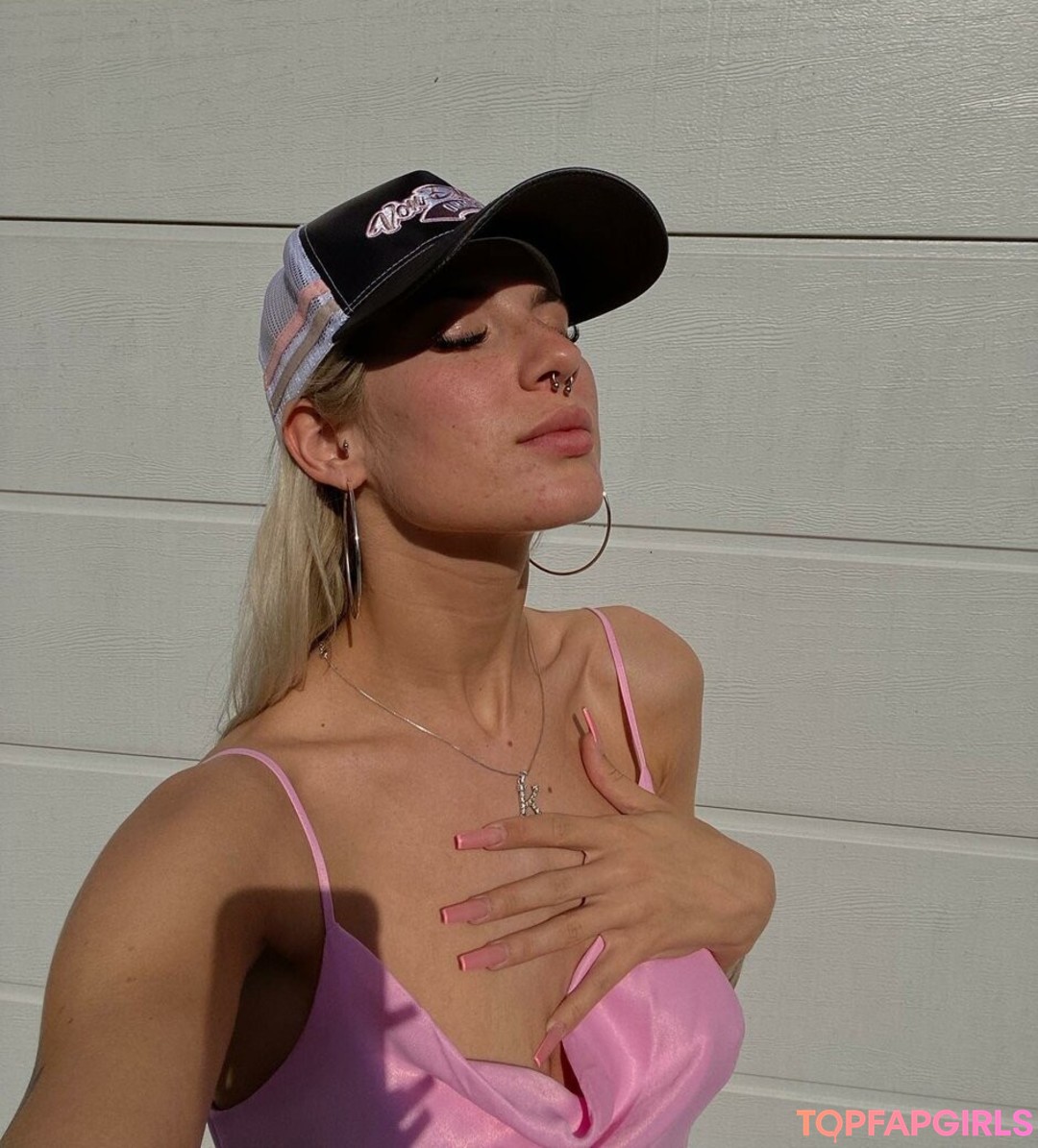 Foto desnuda filtrada de OnlyFans de Pinkarosalina #7 Foto desnuda filtrada de OnlyFans de Pinkarosalina #7