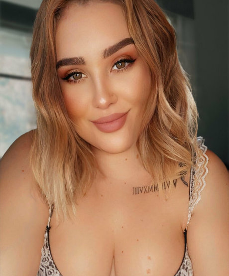 Mollygrey_previews