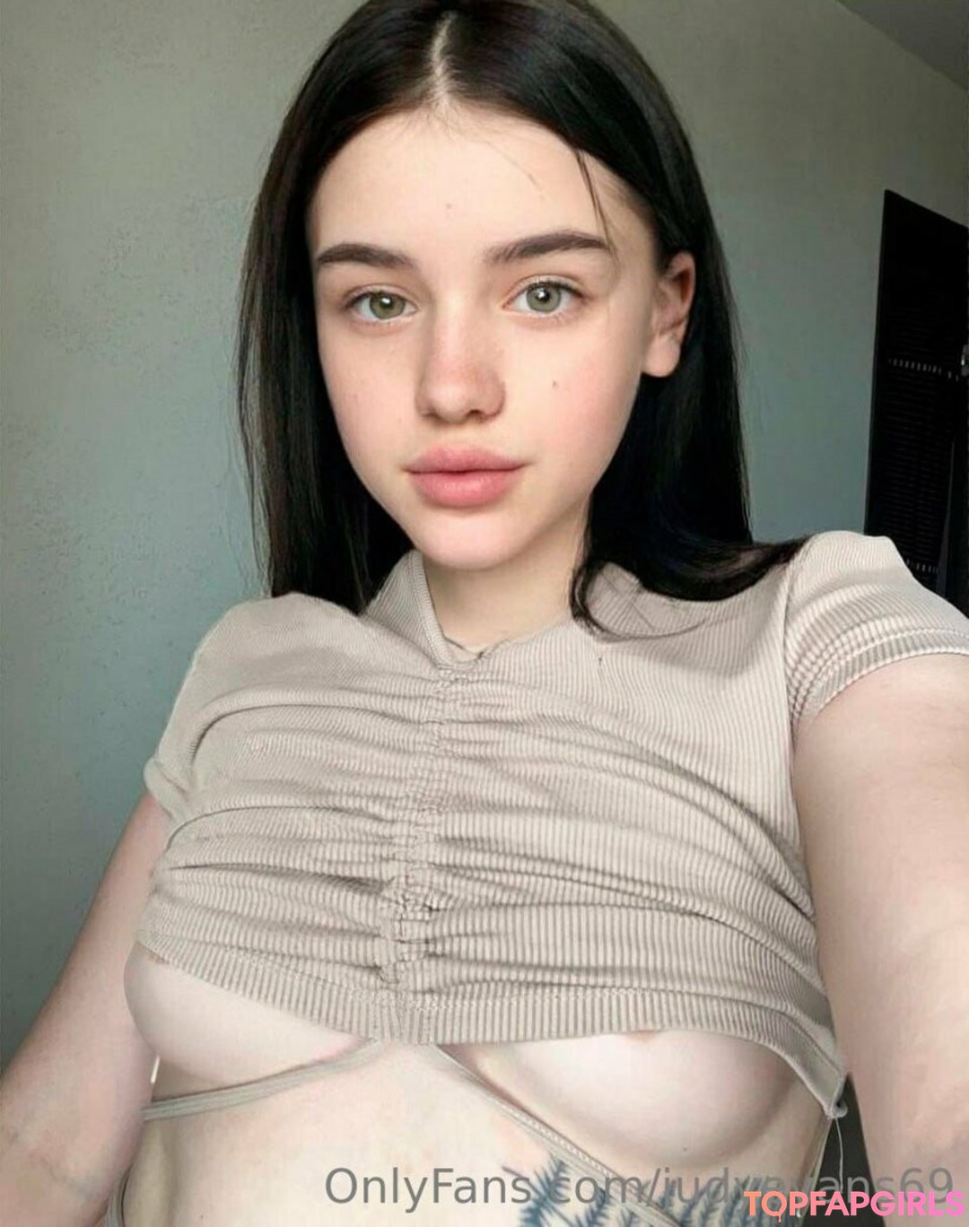 Foto desnuda filtrada de OnlyFans de Judyevans69 #254 Foto desnuda filtrada de OnlyFans de Judyevans69 #254