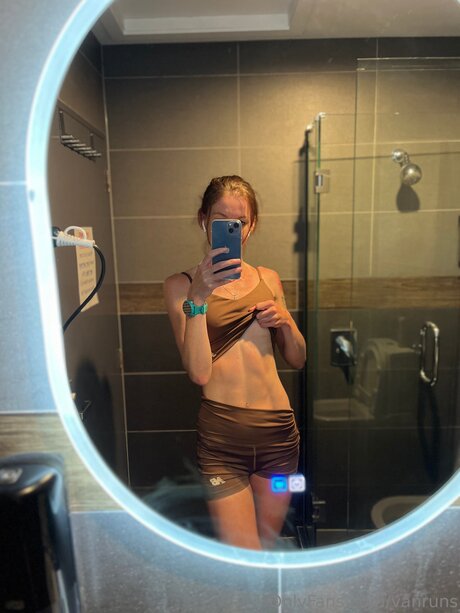 Vanruns Foto desnuda filtrada de OnlyFans de Vanruns #46