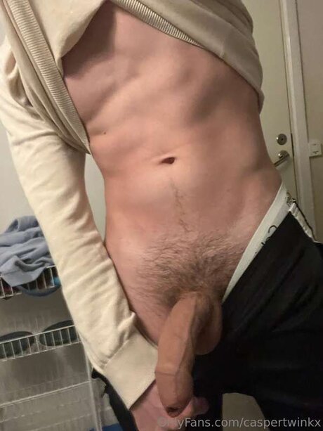 Foto desnuda filtrada de OnlyFans de Caspertwinkx