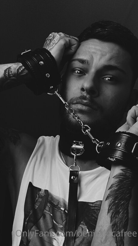 Foto desnuda filtrada de OnlyFans de Inkeddenis