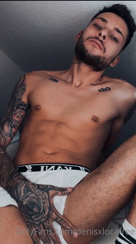 Foto desnuda filtrada de OnlyFans de Inkeddenis