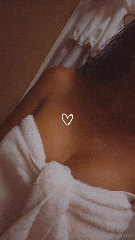 Foto desnuda filtrada de OnlyFans de Asiancupcake093