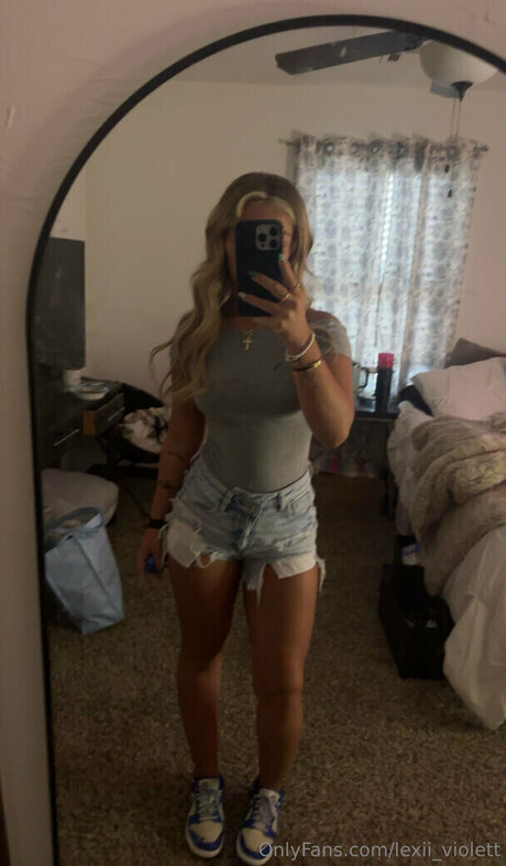Lexii_violett
