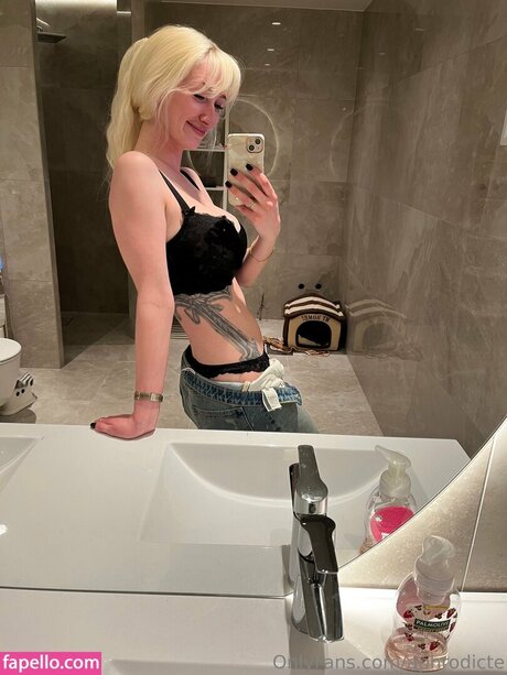 Foto desnuda filtrada de OnlyFans de Aphrodicte