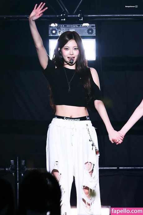 Hong Eunchae 