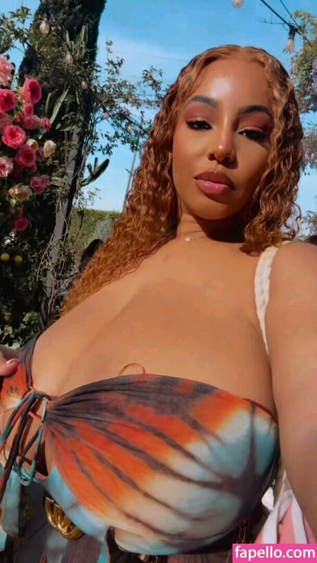 Foto desnuda filtrada de OnlyFans de Persephaniificial