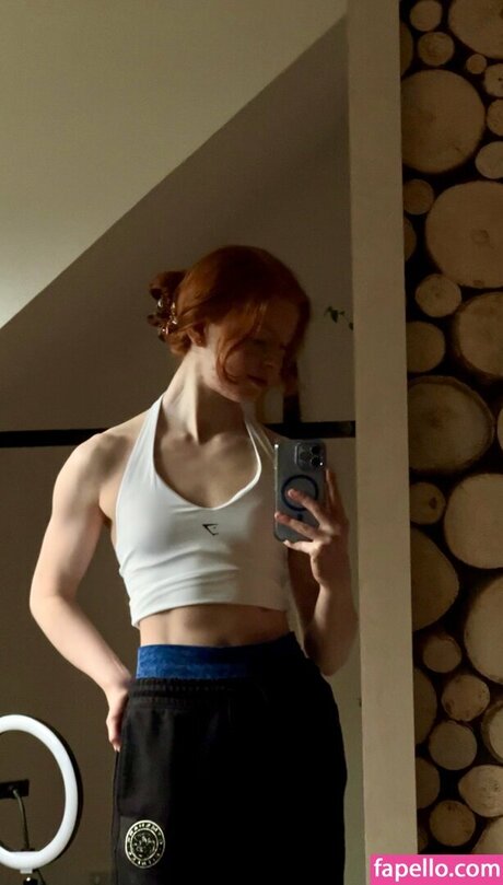 Foto desnuda filtrada de OnlyFans de Sophiereidfit