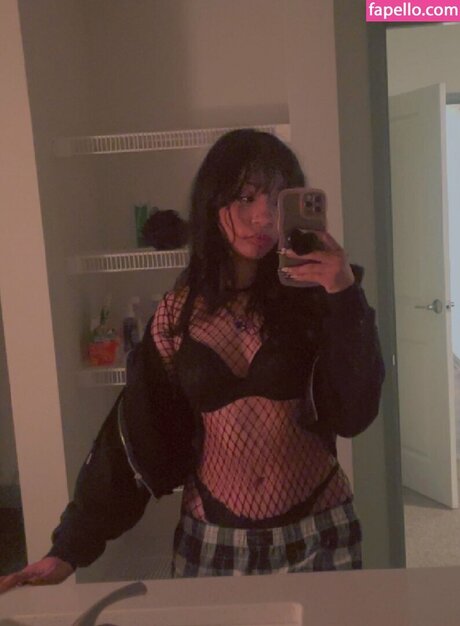 Hayli Kawehi Lani