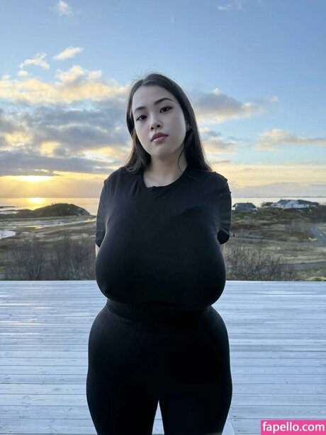 Min Ji Lee