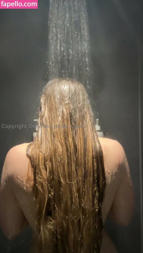 Foto desnuda filtrada de OnlyFans de Jessie Cave