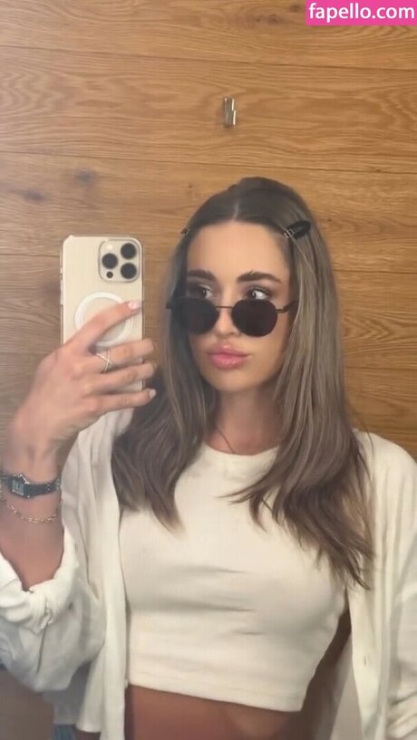 Foto desnuda filtrada de OnlyFans de Noemi Demeter