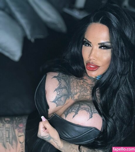 Foto desnuda filtrada de OnlyFans de Teufelsweib666