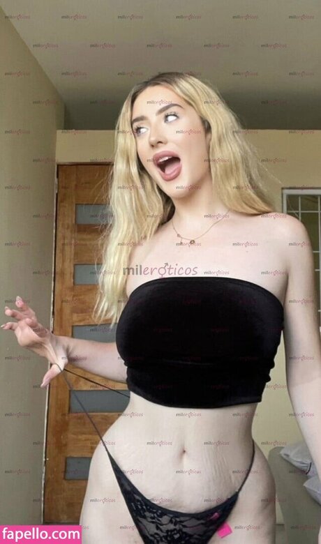 Foto desnuda filtrada de OnlyFans de Larusaxoxo