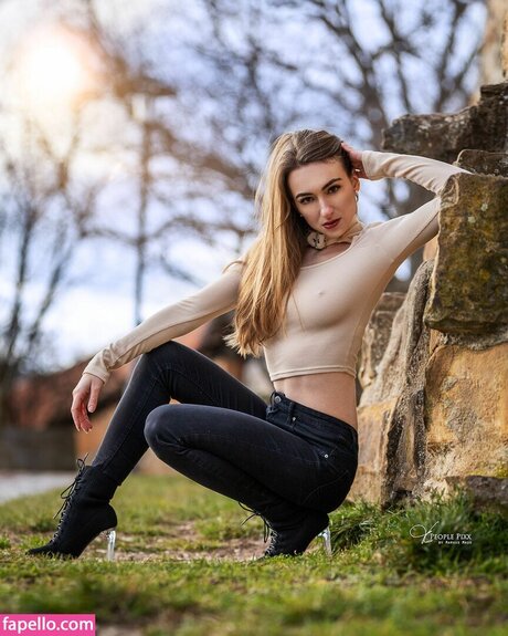 Foto desnuda filtrada de OnlyFans de Larissa Schmiederer