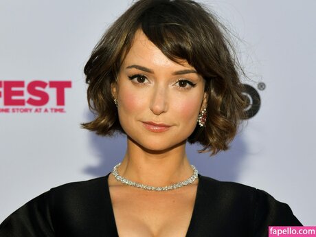 Mila Vayntrub