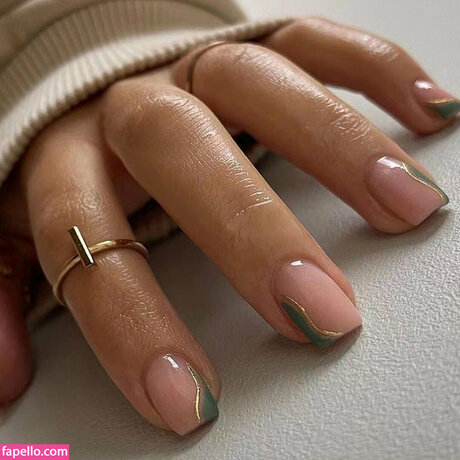 Essie Bone