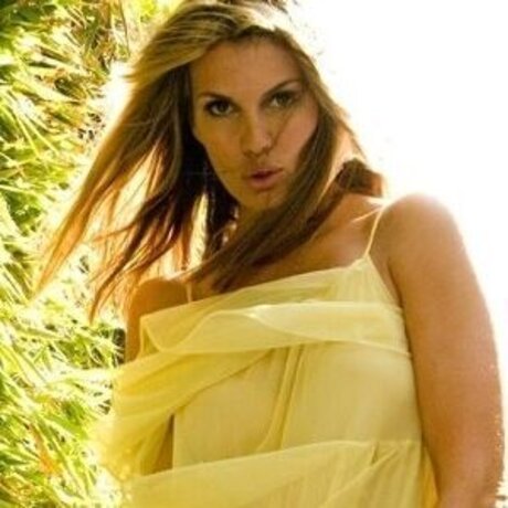 Courtney Hansen