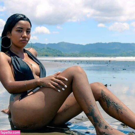 Foto desnuda filtrada de OnlyFans de Melanie Noelia