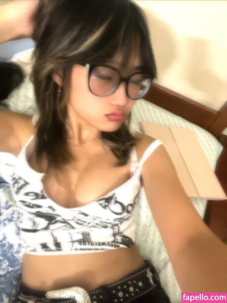 Foto desnuda filtrada de OnlyFans de Yuuphobic