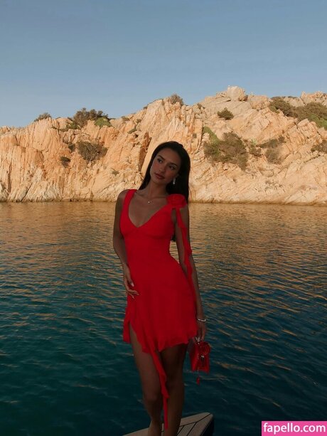 Foto desnuda filtrada de OnlyFans de Alexandra Saint Mleux
