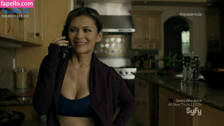 Nia Peeples