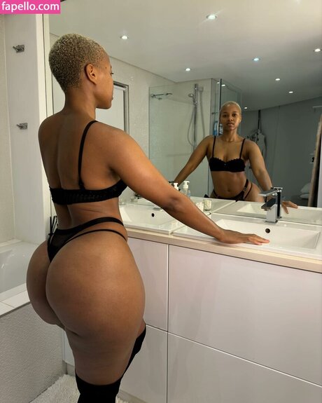Foto desnuda filtrada de OnlyFans de Faustina Thobakgale