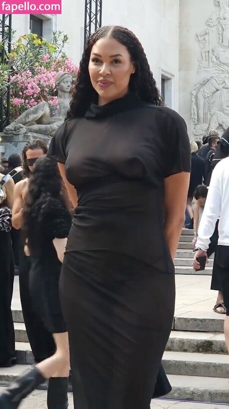 Liz Cambage