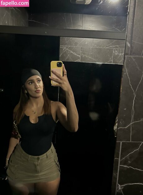 Foto desnuda filtrada de OnlyFans de Juliannaa