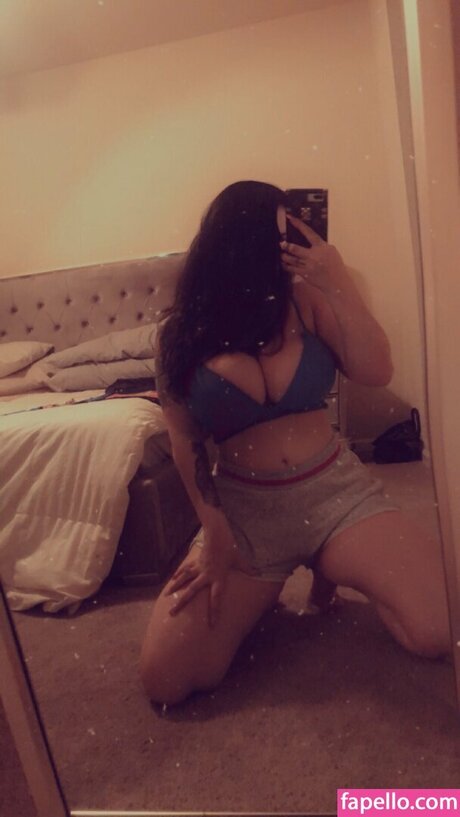 Foto desnuda filtrada de OnlyFans de Nadianaughty1