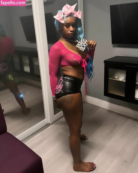 Foto desnuda filtrada de OnlyFans de Sexxy Red