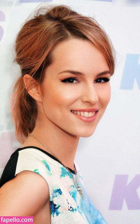 Foto desnuda filtrada de OnlyFans de Bridgit Mendler