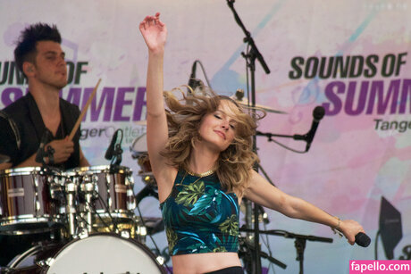 Bridgit Mendler