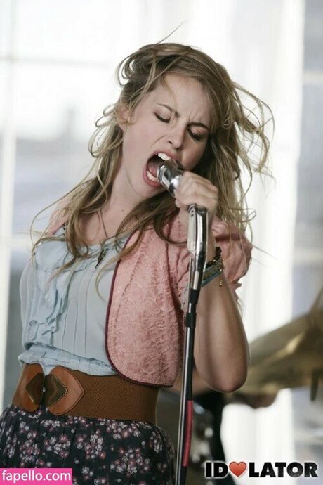 Bridgit Mendler