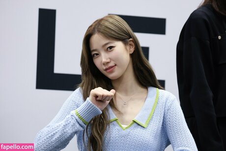 Kazuha Nakamura 中村 一葉