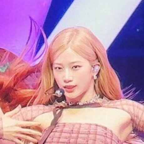 Kazuha Nakamura 中村 一葉