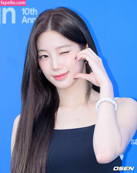 Kazuha Nakamura 中村 一葉