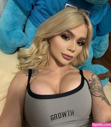 Foto desnuda filtrada de OnlyFans de Debora Julia